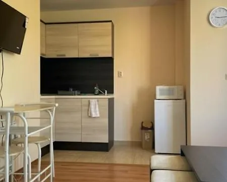 Private Studio In Summer Breeze 317
