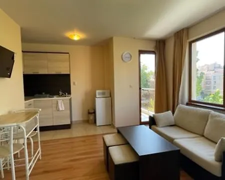Summer Breeze 317 Private Studio Sunny Apartment *